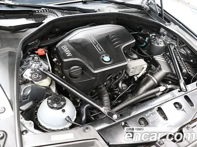 BMW 5 серии 2015 thumb 7