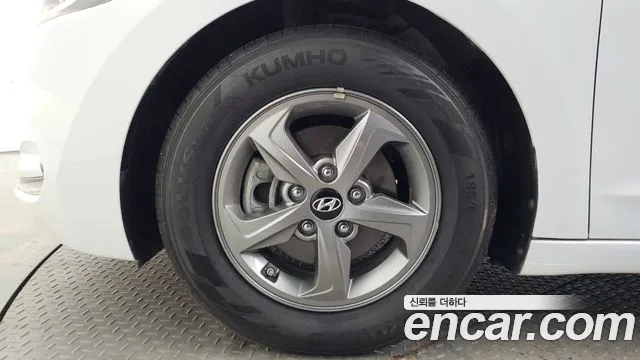 Hyundai Avante 2016 thumb 4