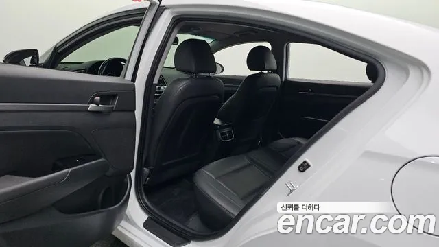 Hyundai Avante 2016 thumb 5