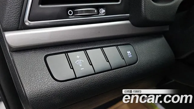 Hyundai Avante 2016 thumb 12