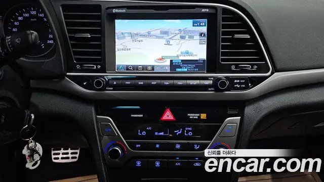 Hyundai Avante 2016 thumb 8