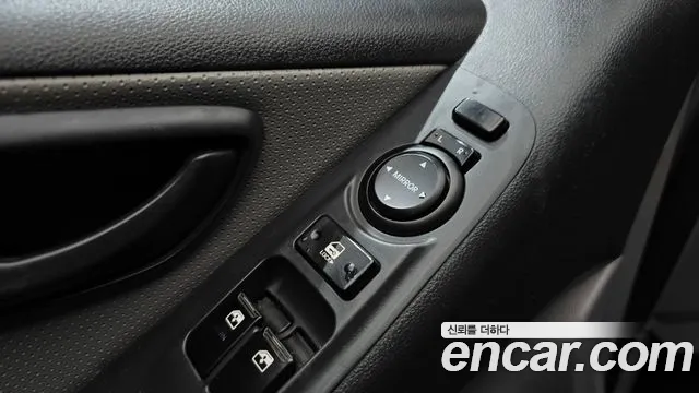 Hyundai Staria 2017 thumb 8