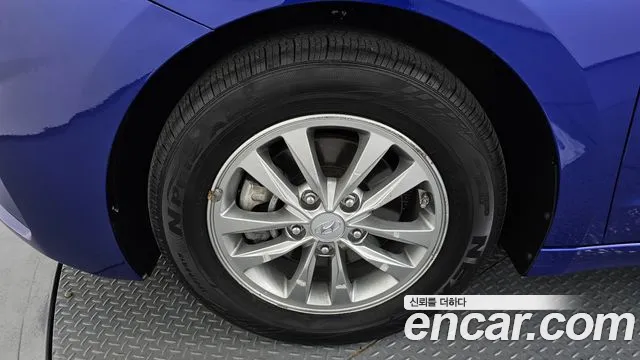 Hyundai Elantra 2019 thumb 10