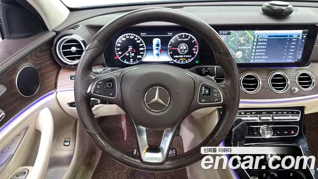 Mercedes-Benz E-Class 2016 thumb 2