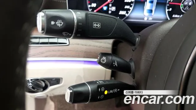 Mercedes-Benz E-Class 2016 thumb 3