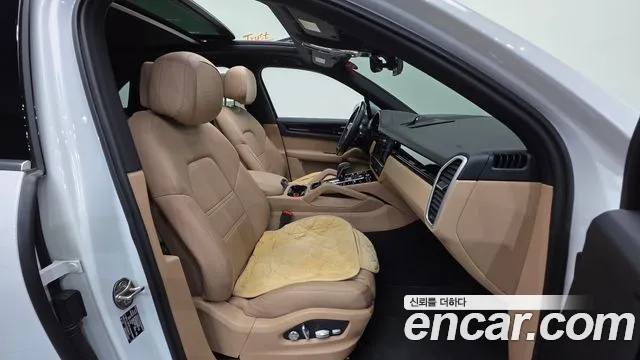 Porsche Cayenne 2019 thumb 6