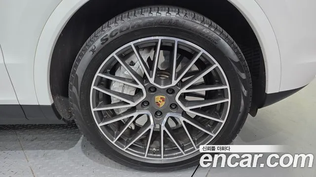 Porsche Cayenne 2019 thumb 4