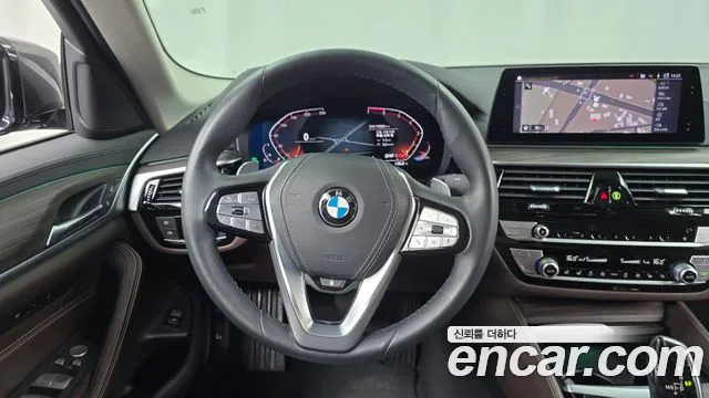 BMW 5 серии 2019 thumb 10
