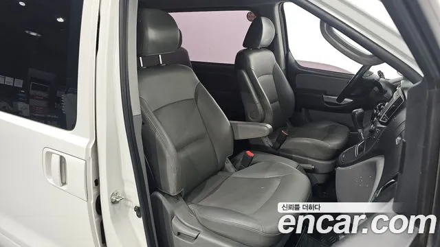 Hyundai Staria 2017 thumb 5