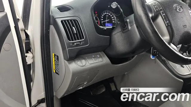 Hyundai Staria 2017 thumb 11