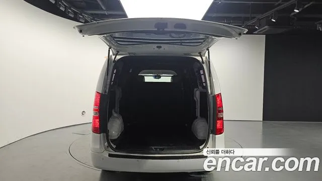 Hyundai Staria 2017 thumb 3