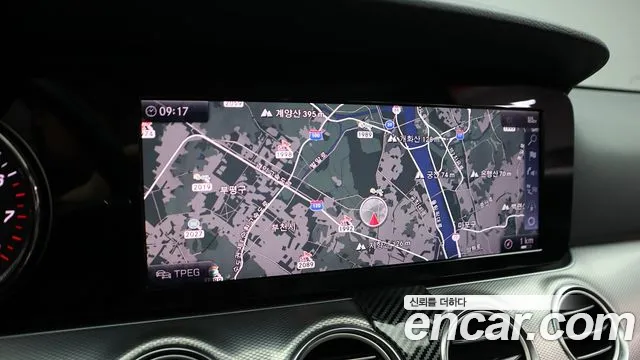 Mercedes-Benz E-Class 2019 thumb 4