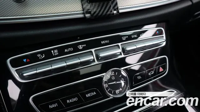Mercedes-Benz E-Class 2019 thumb 3