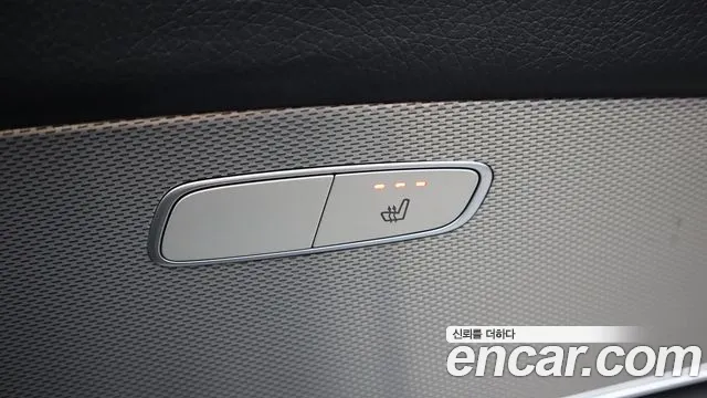 Mercedes-Benz E-Class 2019 thumb 5