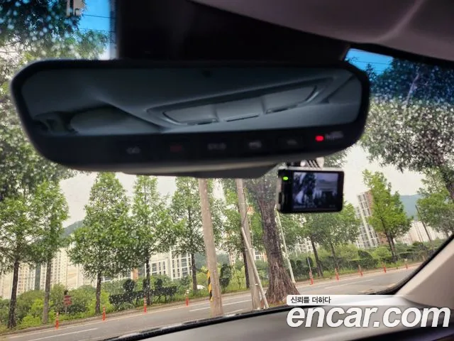 Genesis G80 2018 thumb 11