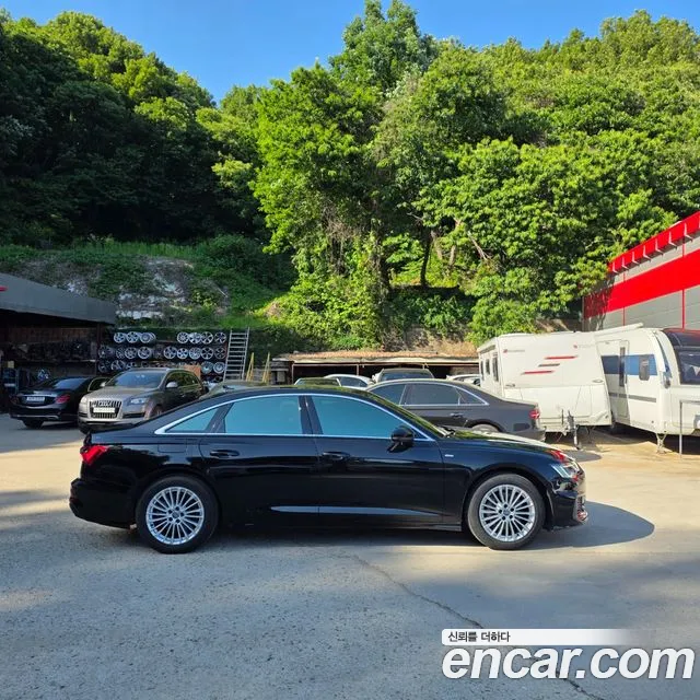 Audi A6 2021 thumb 10