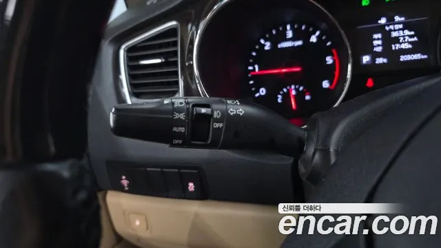 Kia Carnival 2018 thumb 8