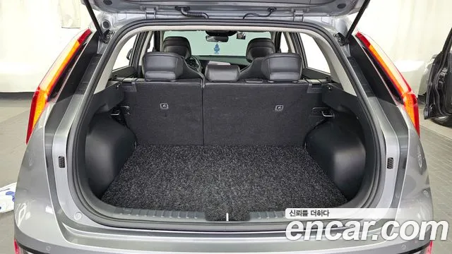 Kia Niro 2022 thumb 2