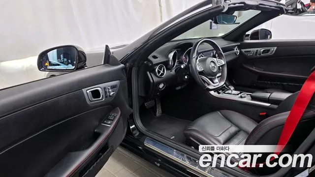 Mercedes-Benz SLC-Класс 2017 thumb 11
