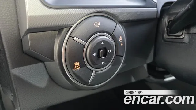 KGM Korando 2016 thumb 7
