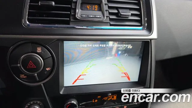 KGM Korando 2016 thumb 9