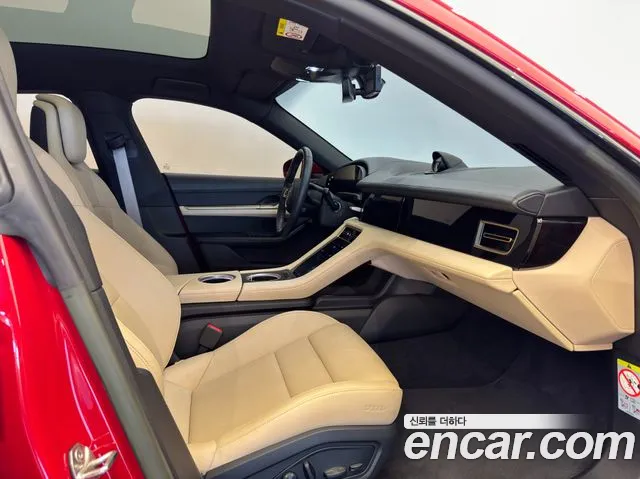 Porsche Taycan 2023 thumb 5