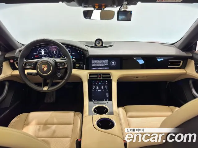 Porsche Taycan 2023 thumb 2