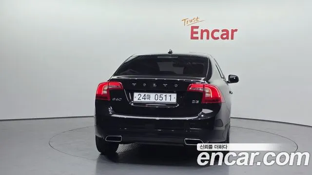Volvo S60 2015 thumb 4