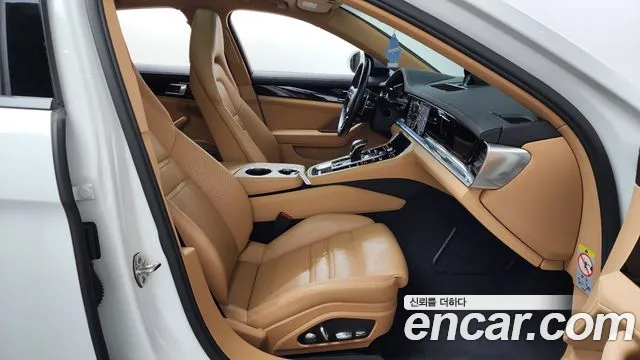 Porsche Panamera 2018 thumb 6
