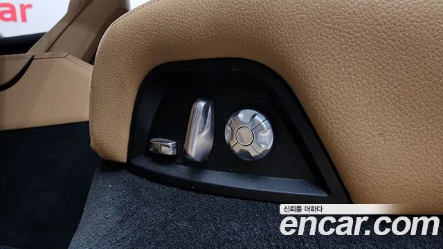 Porsche Panamera 2018 thumb 7