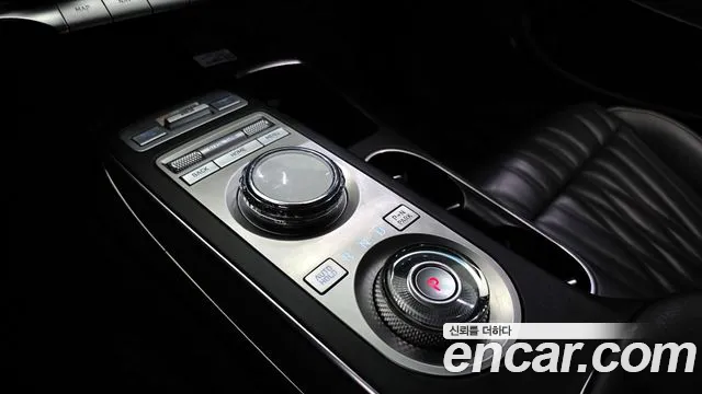 Genesis GV70 2021 thumb 6