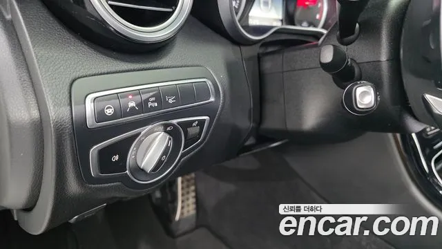 Mercedes-Benz C-Class 2018 thumb 12