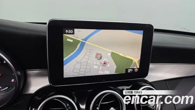 Mercedes-Benz C-Class 2018 thumb 7
