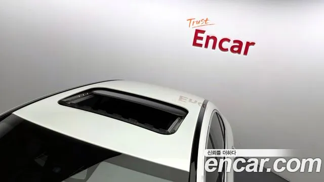 Mercedes-Benz C-Class 2018 thumb 5