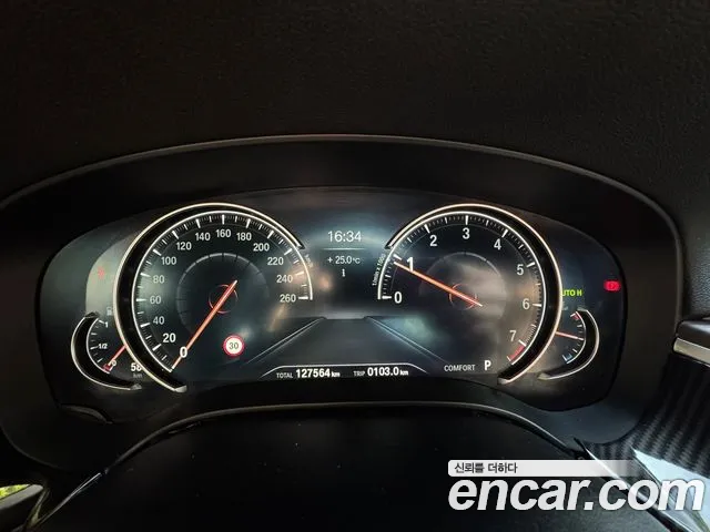 BMW 5 серии 2017 thumb 12