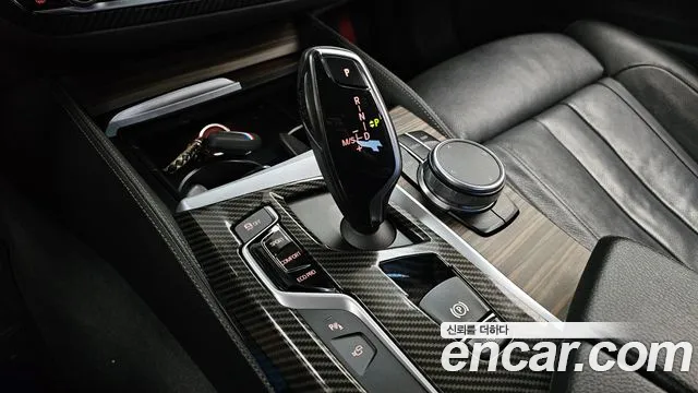 BMW 5 серии 2017 thumb 11