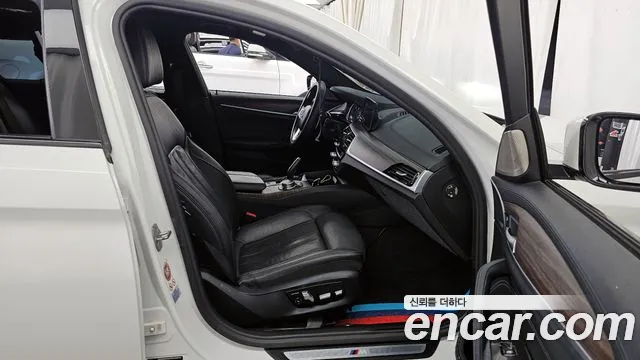 BMW 5 серии 2017 thumb 6