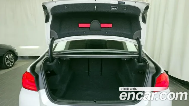 BMW 5 серии 2017 thumb 10