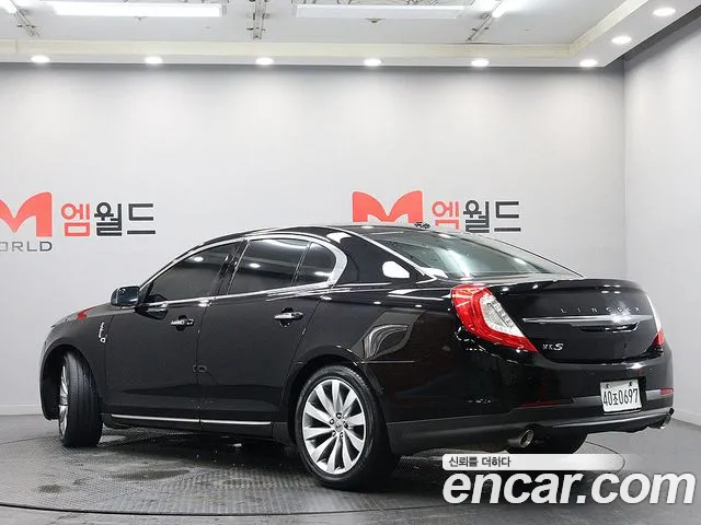 Lincoln MKS 2016 thumb 3