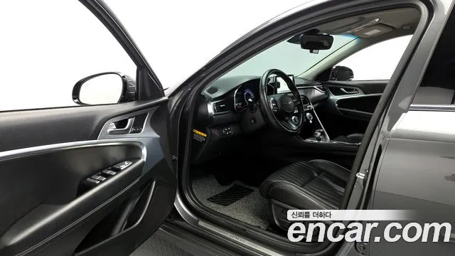 Genesis G70 2020 thumb 8