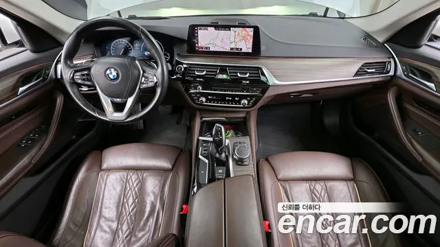 BMW 5 серии 2019 thumb 11