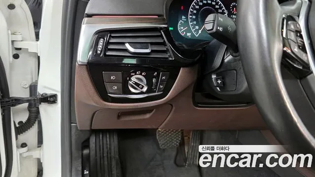 BMW 5 серии 2019 thumb 7