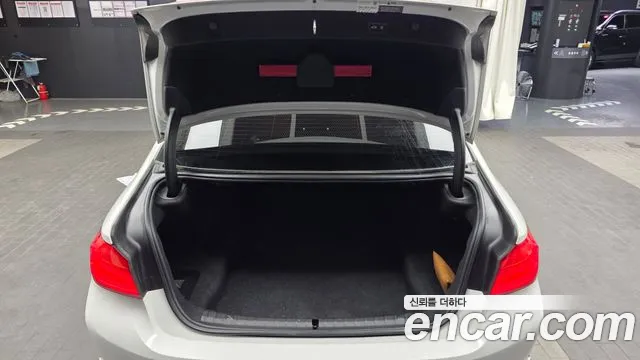 BMW 5 серии 2019 thumb 12