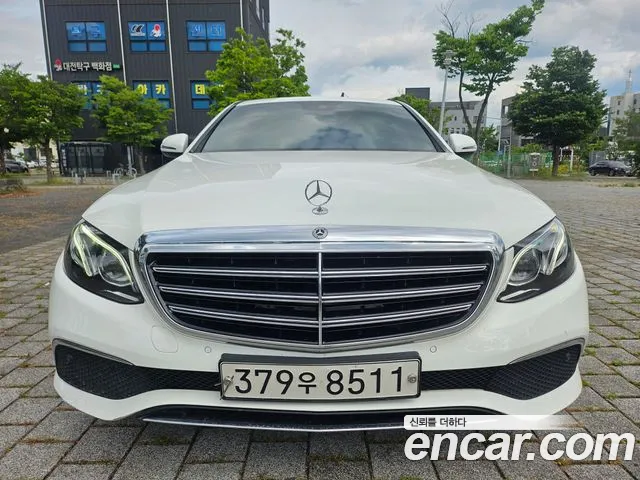 Mercedes-Benz E-Class 2019 thumb 7