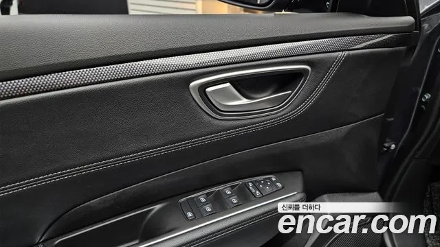 Renault SM6 2017 thumb 9