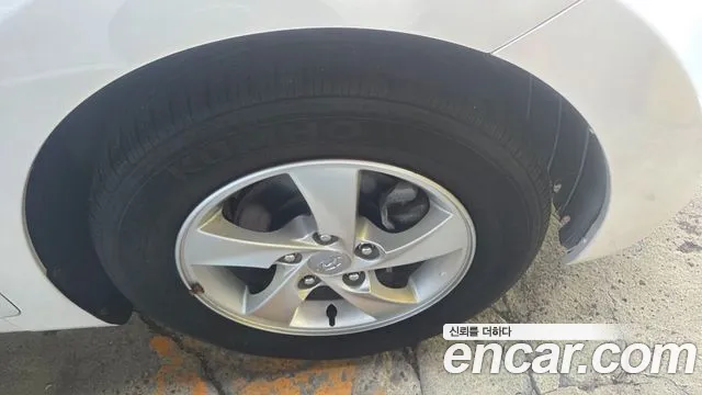 Hyundai Avante 2012 thumb 10