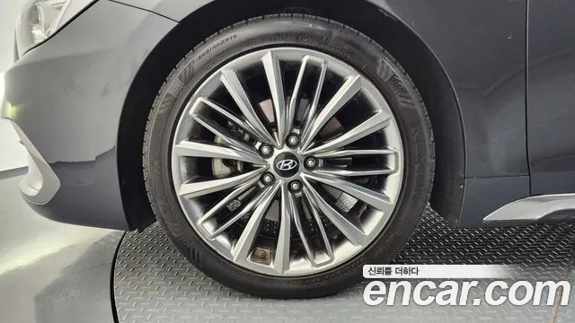 Hyundai Grandeur 2017 thumb 9