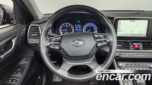Hyundai Grandeur 2017 thumb 10