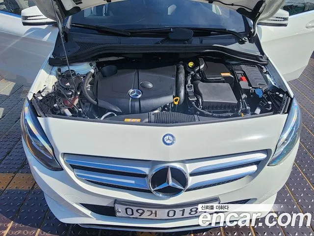 Mercedes-Benz B-Class 2016 thumb 3