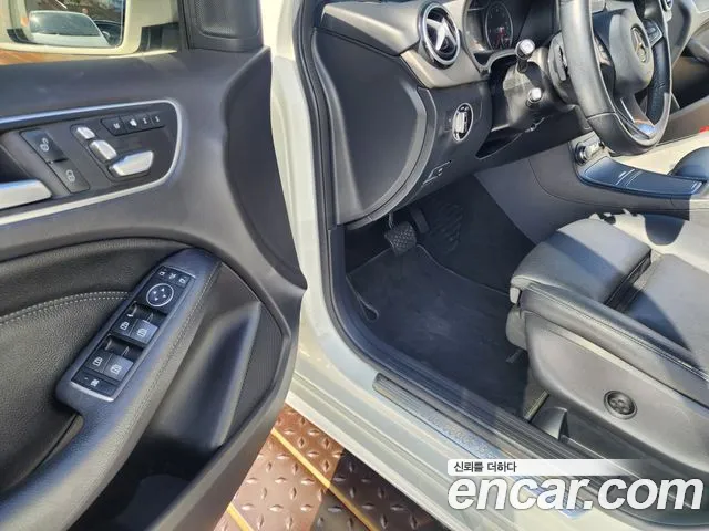 Mercedes-Benz B-Class 2016 thumb 7